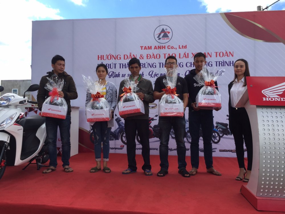 TRAO-NHAN-VANG-SJC-DI-LINH_4