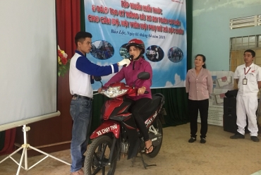 Honda Tâm Anh Tập huấn kiến thức và đào tạo kỹ năng lái xe an toàn cho cán bộ, hội viên hội phụ nữ xã Lộc Châu