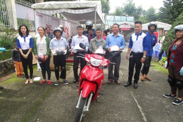 Tập huấn kiến thức và đào tạo kỹ năng lái xe an toàn cho hội nông dân Bảo Lộc