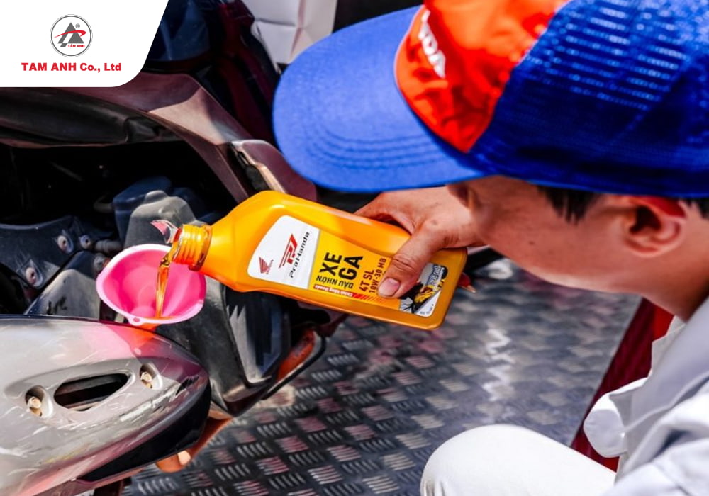 Chi phí thay dầu nhớt xe ga sẽ phụ thuộc vào loại dầu nhớt cũng như các tiêu chuẩn kỹ thuật đi kèm