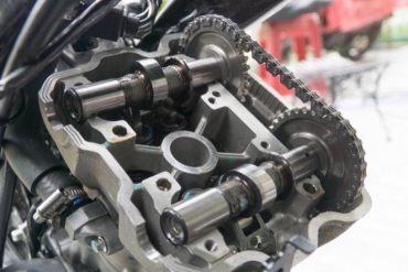 Ưu điểm Bugi đặt thẳng của hệ thống DOHC trên Xe Honda Winner 150CC