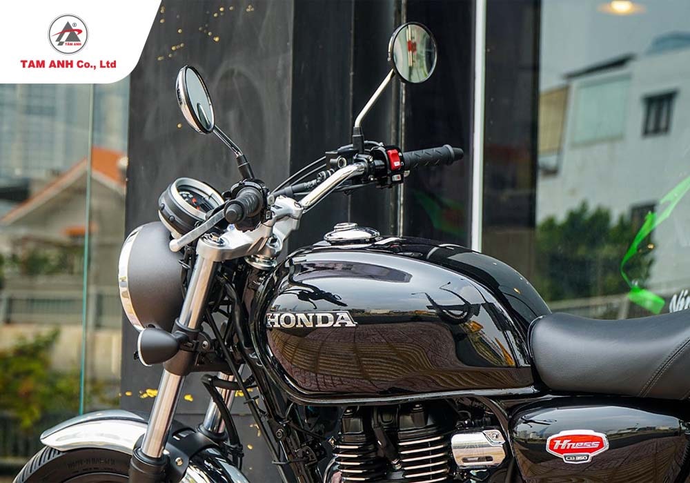 Honda CB350 H’ness xuất hiện những năm 1960, được xem là biểu tượng sống động đầy cuốn hút và hoài cổ.