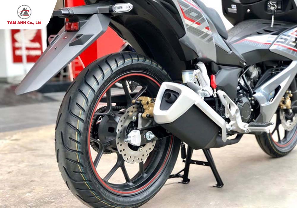 Nên sử dụng vỏ lốp chính hãng Honda/IRC đúng theo thông số để vận hành an toàn