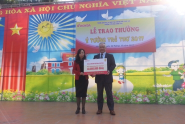 Honda Việt Nam trao thưởng cho trường có thí sinh đạt giải Cuộc thi Ý tưởng Trẻ thơ 2017