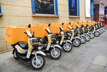 Honda Việt Nam phối hợp với Bưu Điện Việt Nam triển khai thí điểm dự án sử dụng xe điện giao hàng