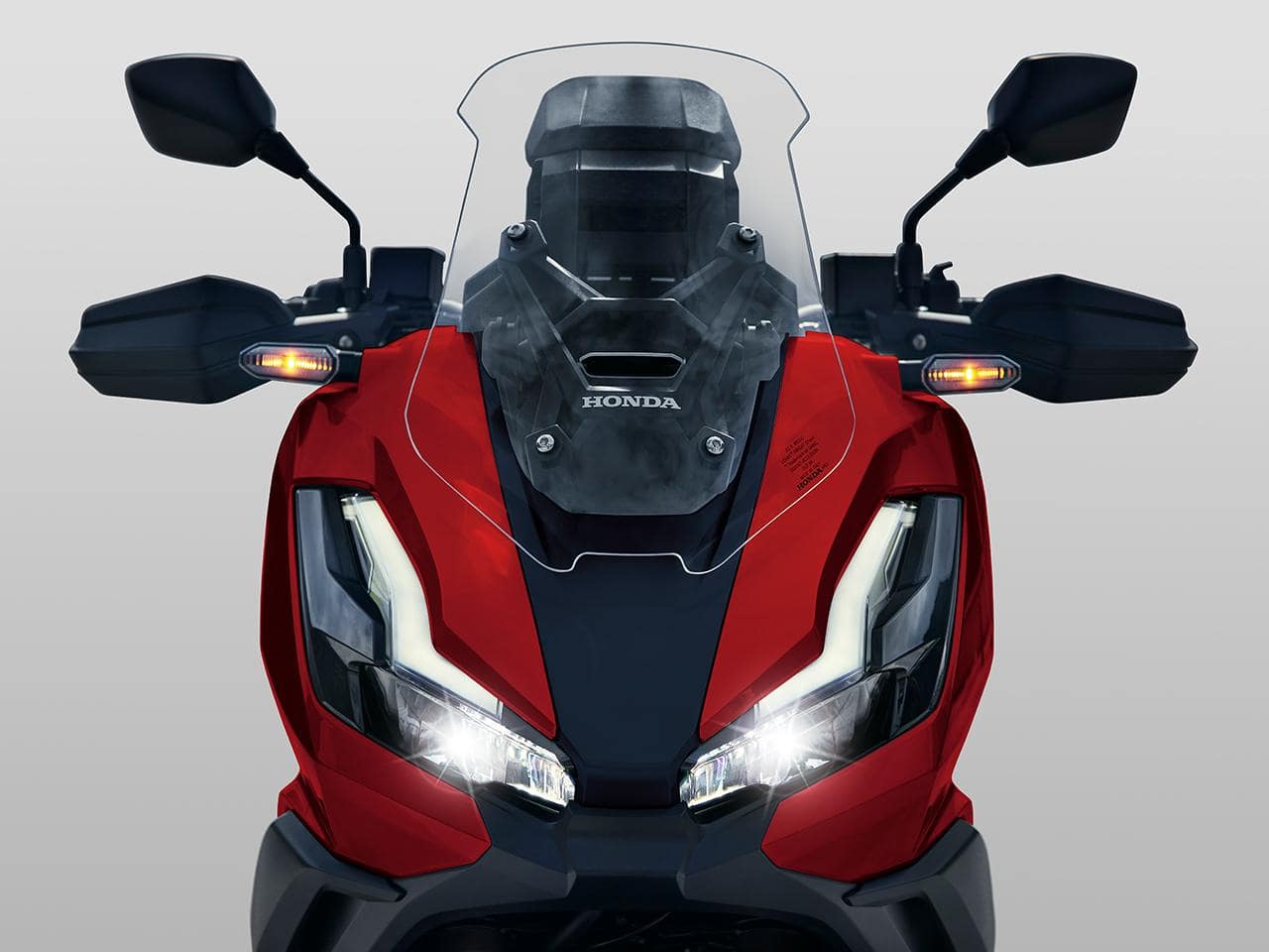 ADV350 được trang bị cụm đèn LED hiện đại