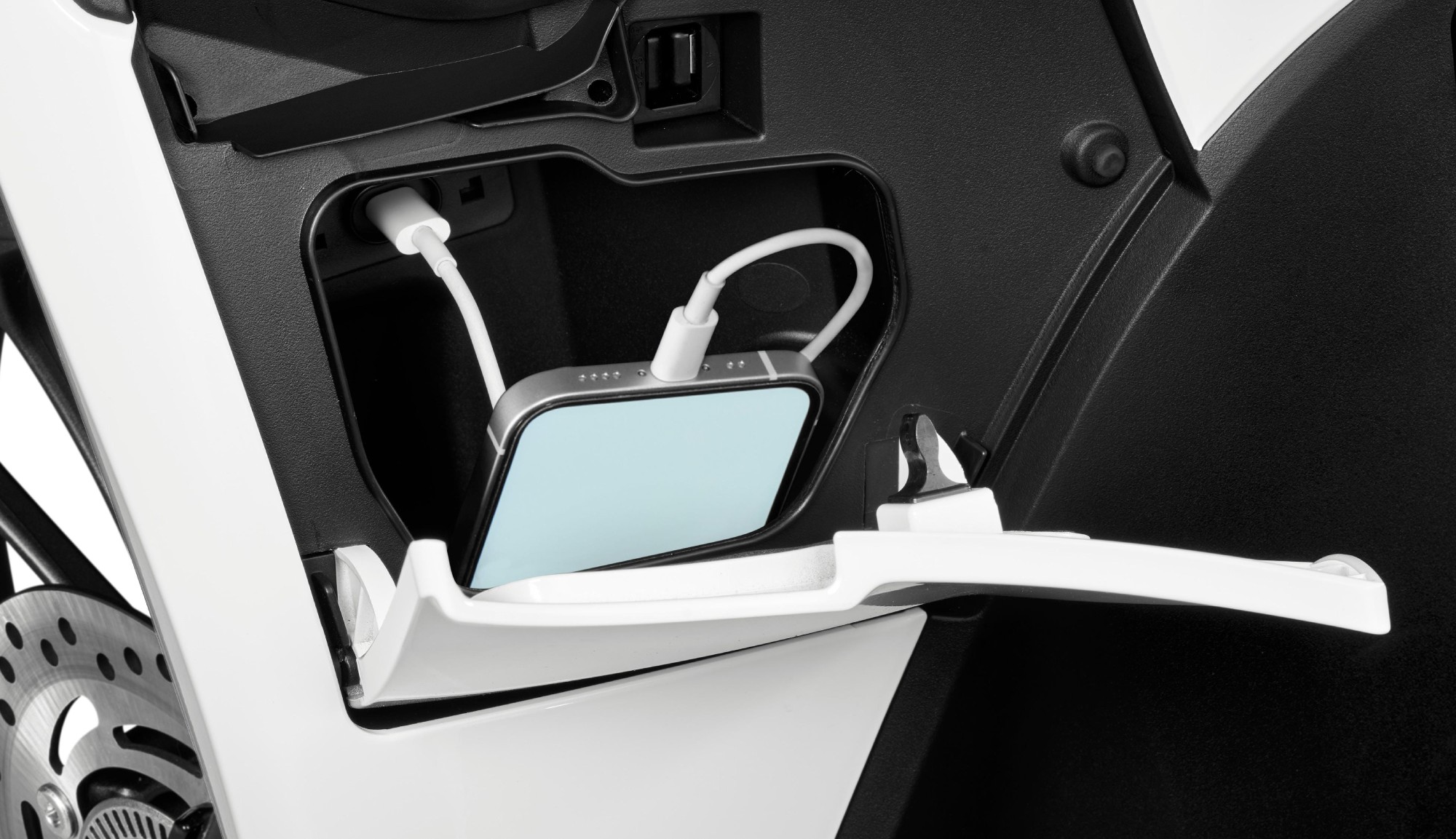 Trang bị cổng sạc USB tiện lợi