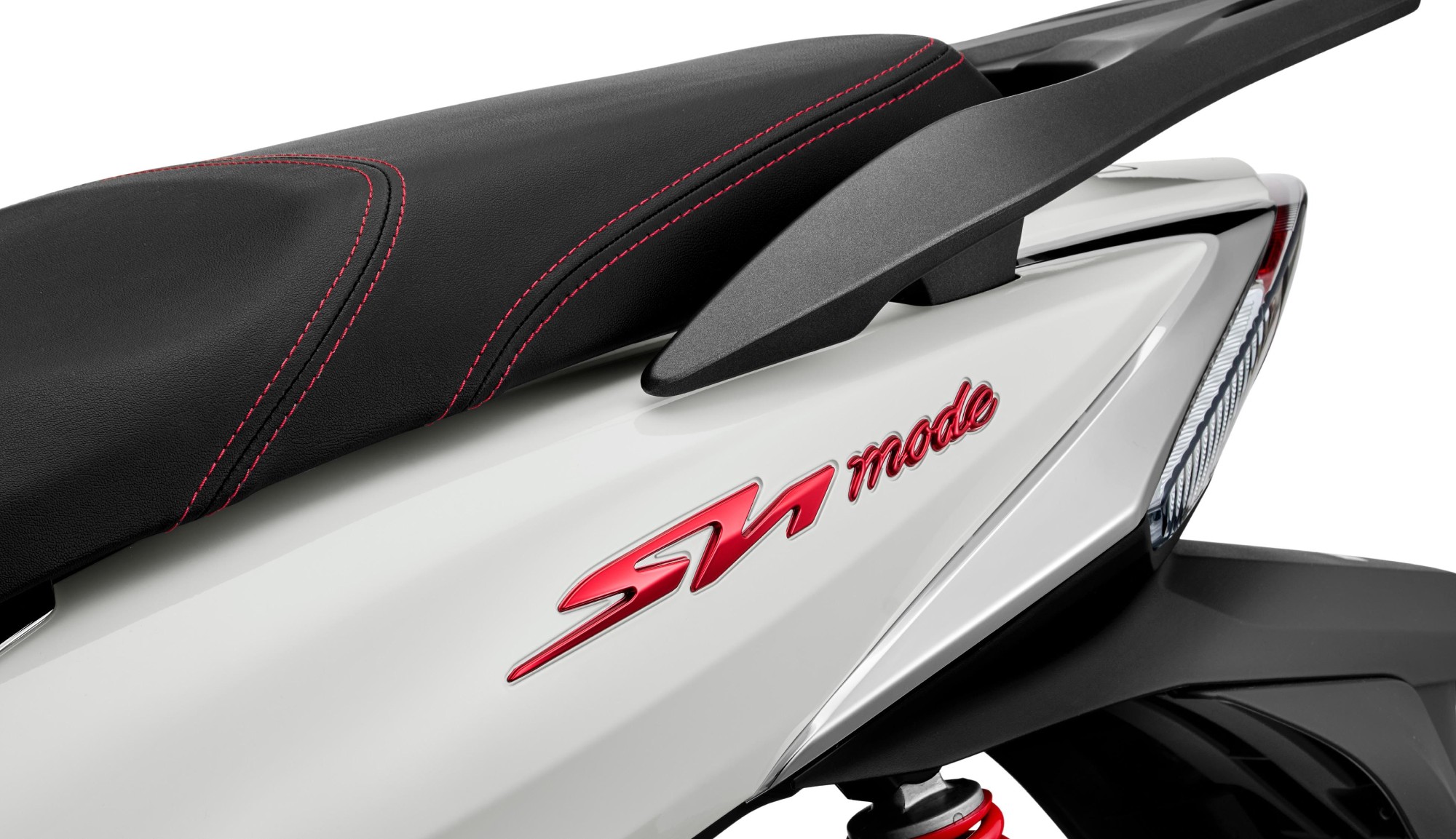 Logo 3D dập nổi tinh tế